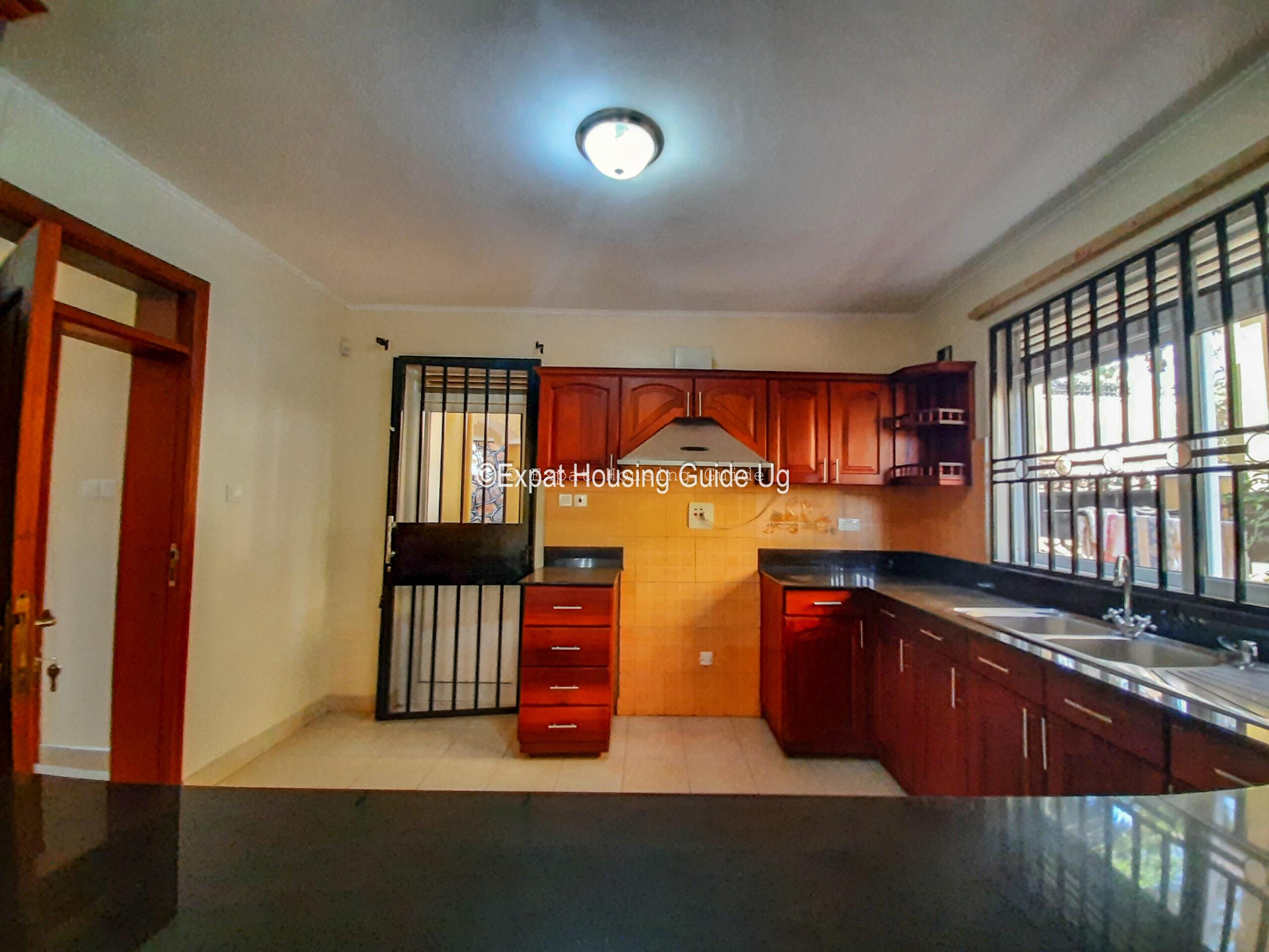 Unknown for rent in Muyenga Kampala