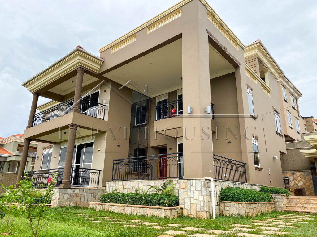 6Bedroom House For Sale