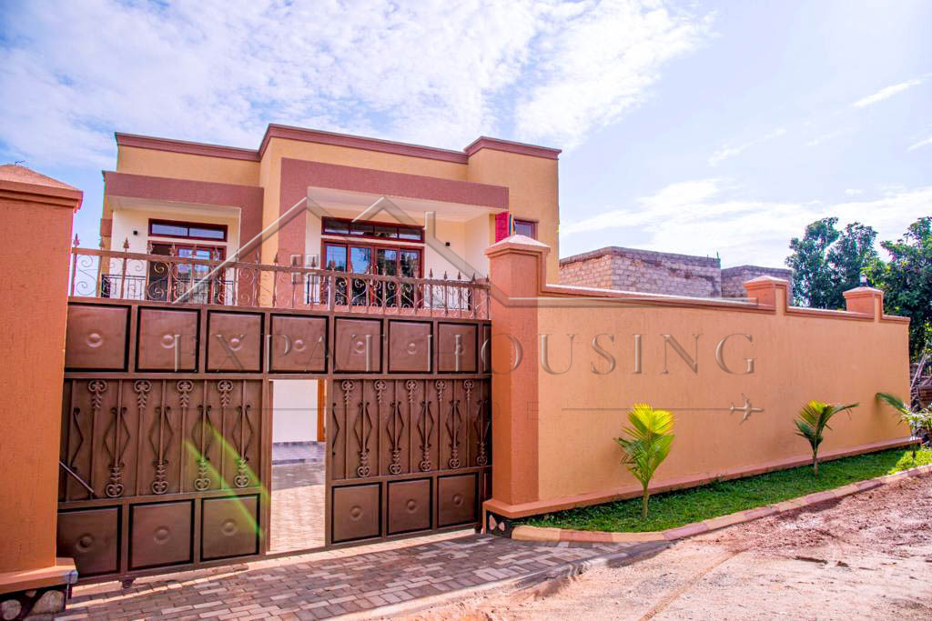 5Bedroom Home For Sale In Muyenga
