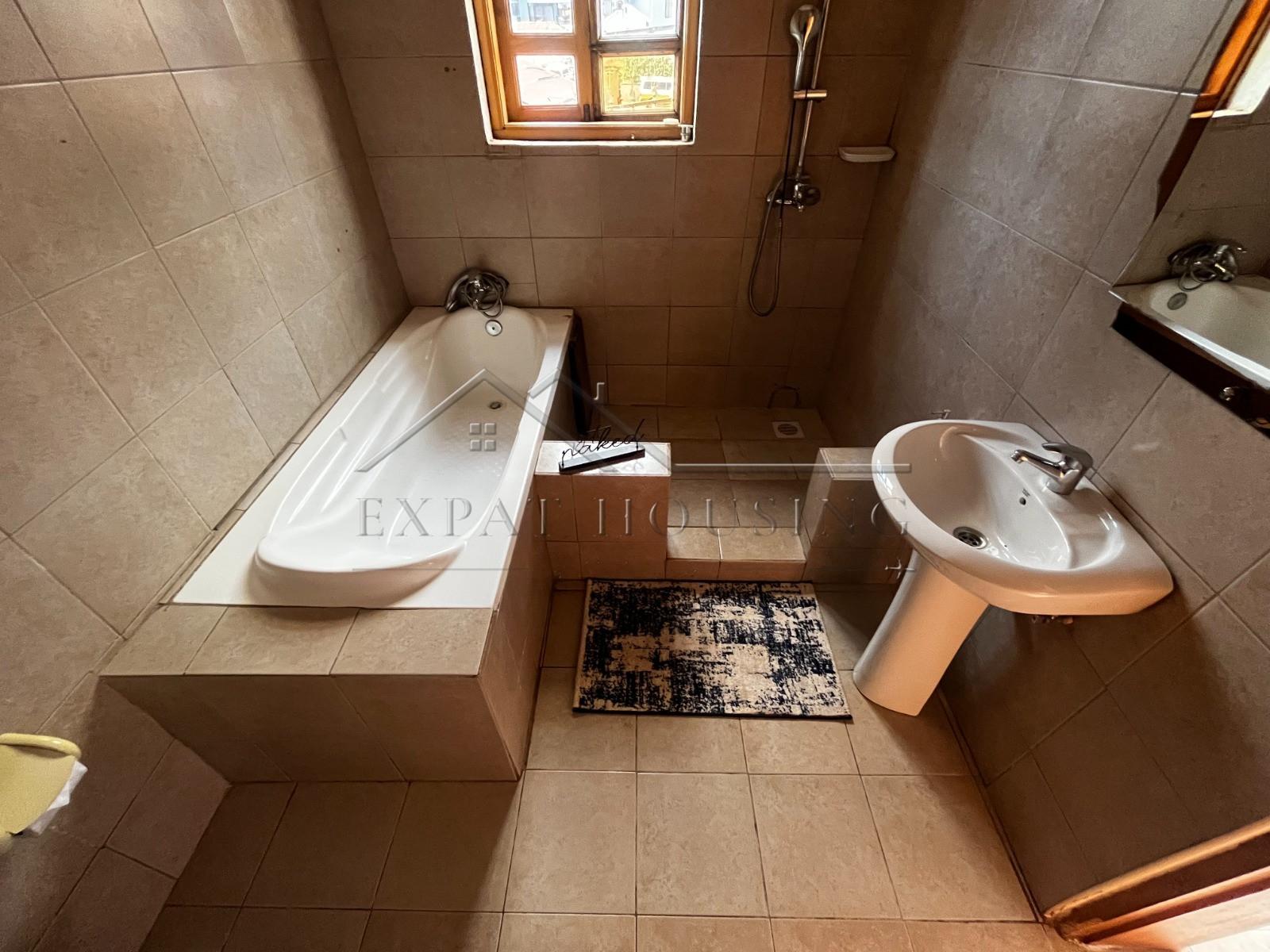 8d09525a-1e8b-46b1-b199-6191f9586718