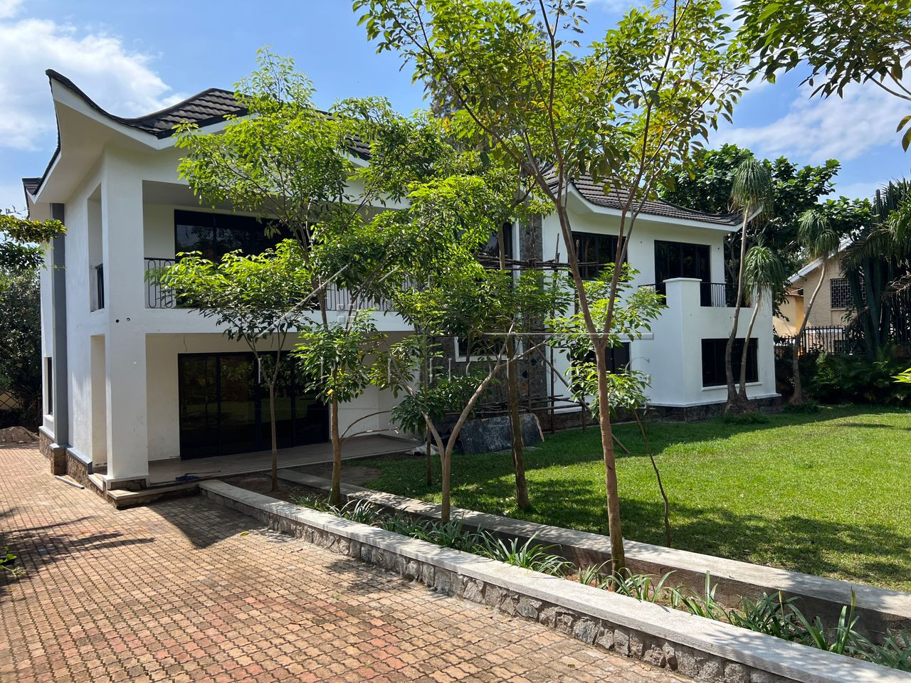 2f5af327-653a-434c-bbe3-d893f81d82a2