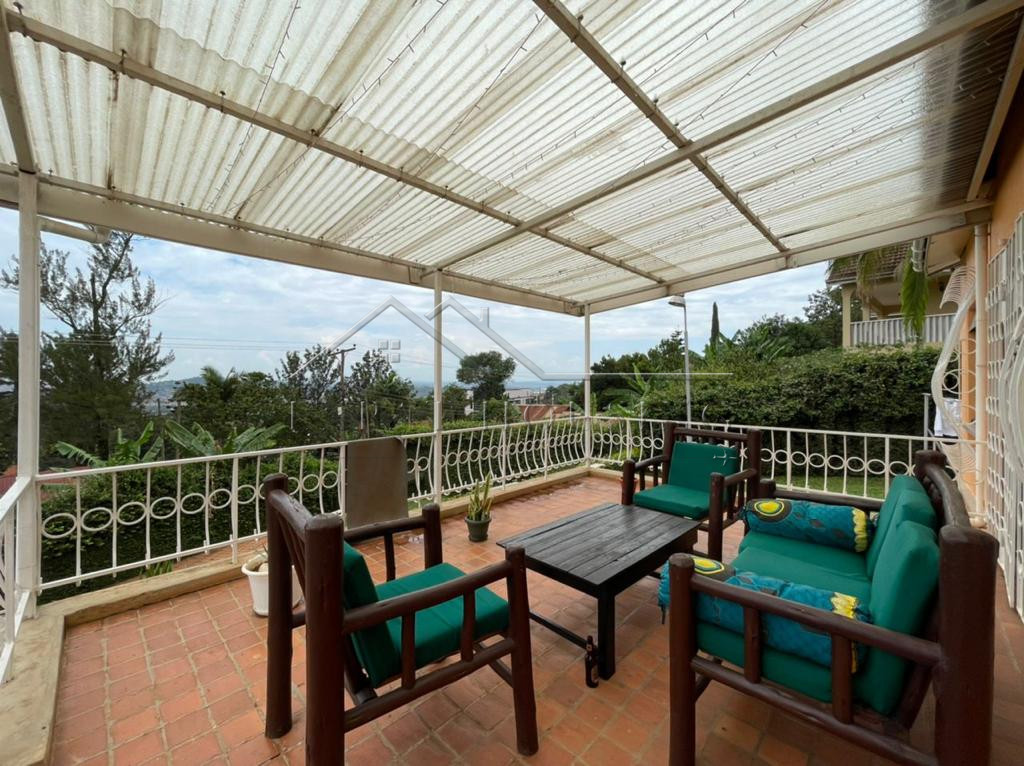 975500c7-b40e-4ce9-8545-fc0d021d19e0