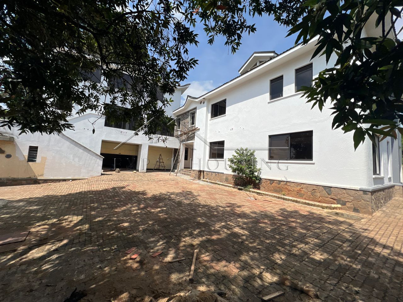 ae93f4a9-b374-434d-a3e6-7ddde6f00829