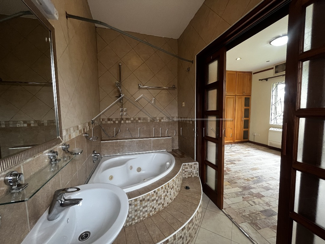 4d4016b9-6426-426e-a09b-46ebe1e417e9