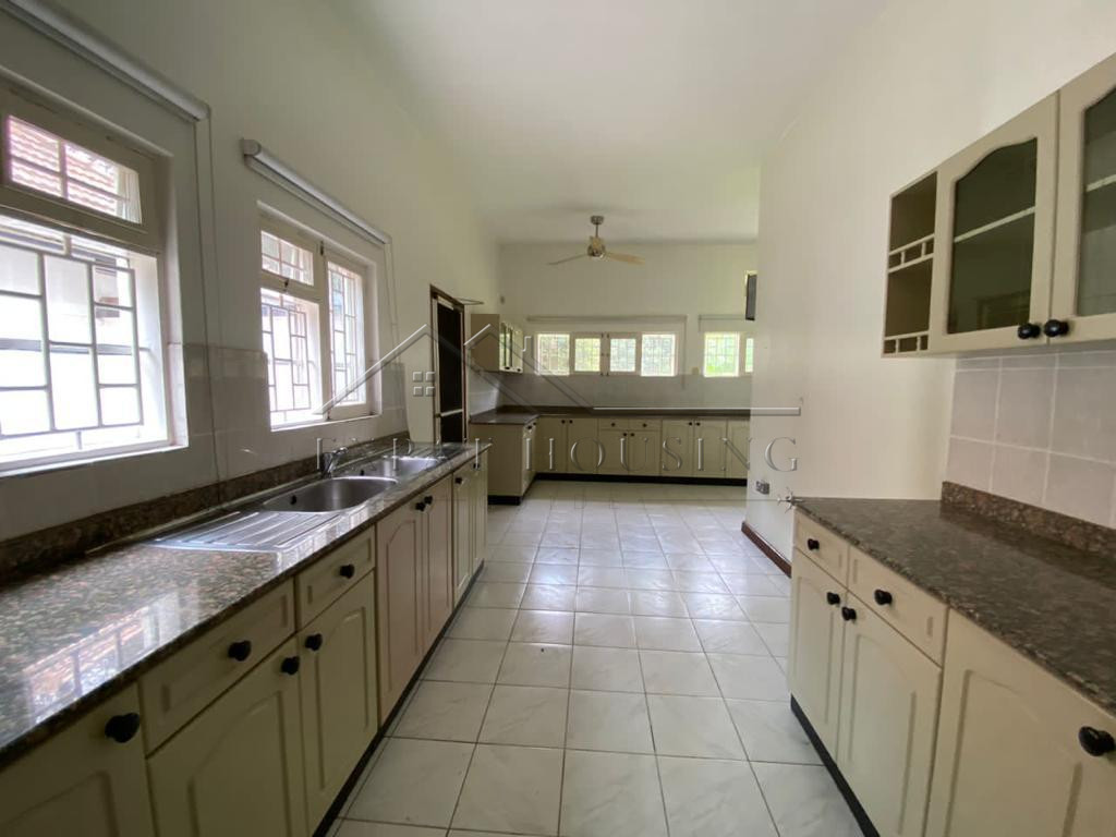 99f6464a-e5d6-428f-a43c-5c2d2e959559