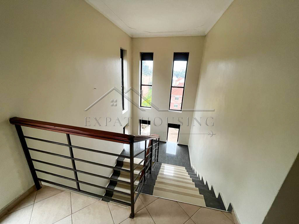 e751d87d-fe2b-448f-8a4d-408214f81bf3