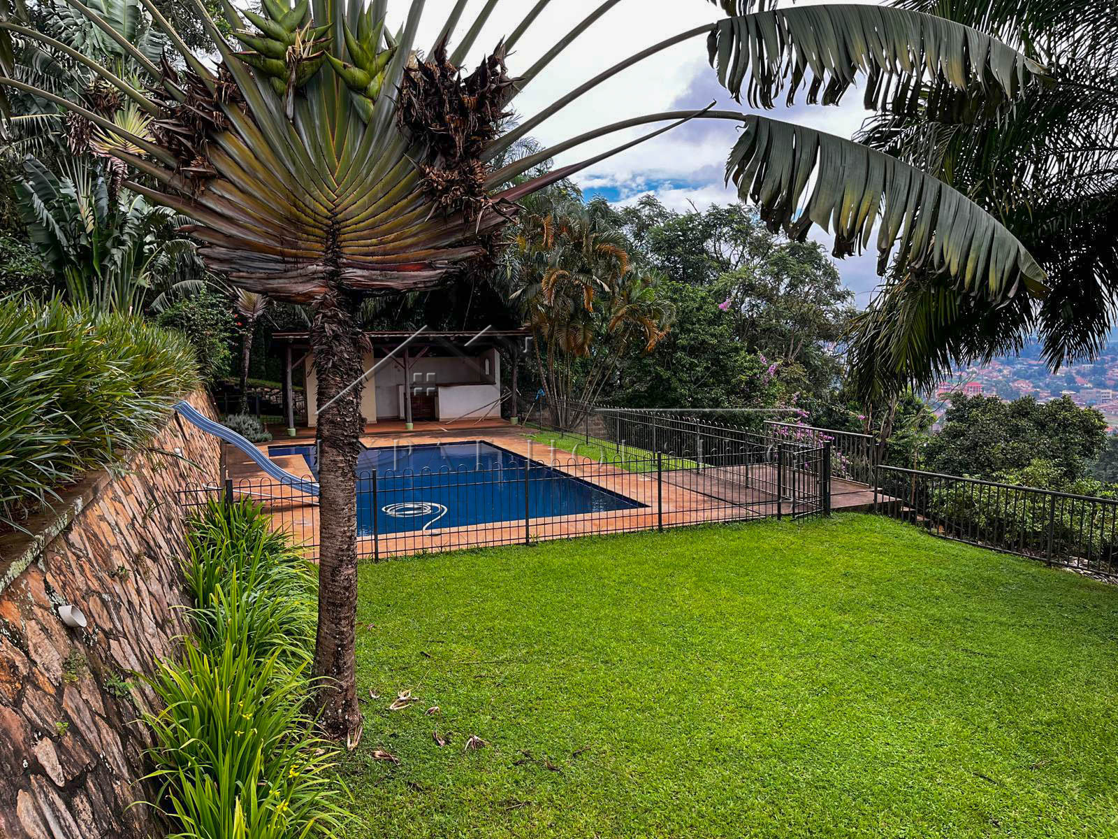 3cbe785a-b098-40f1-b868-276d432e6015