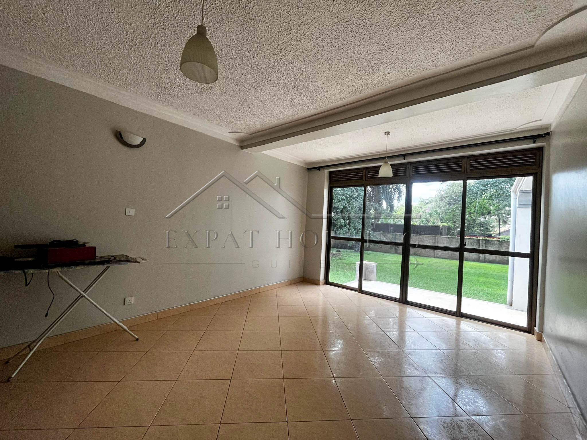 e029b6f2-c4da-49a9-bb74-03c75ae44779 (1)