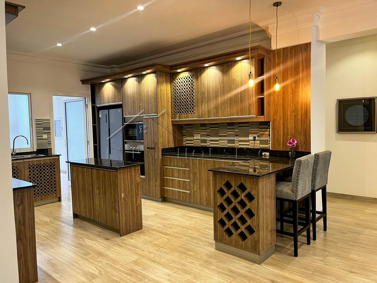 82712176-068e-4f5e-8b4a-5784379cca6f