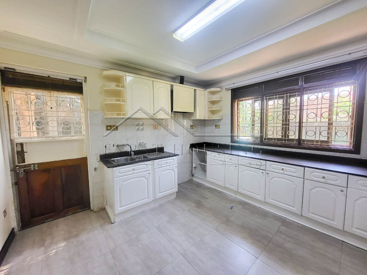 0ff4d744-b2f3-406c-b04b-a6f3701634b3