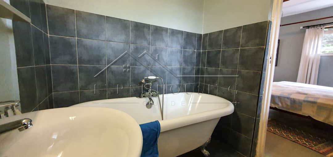 4ff00ee7-d781-4119-a4eb-028ad2f0a09e