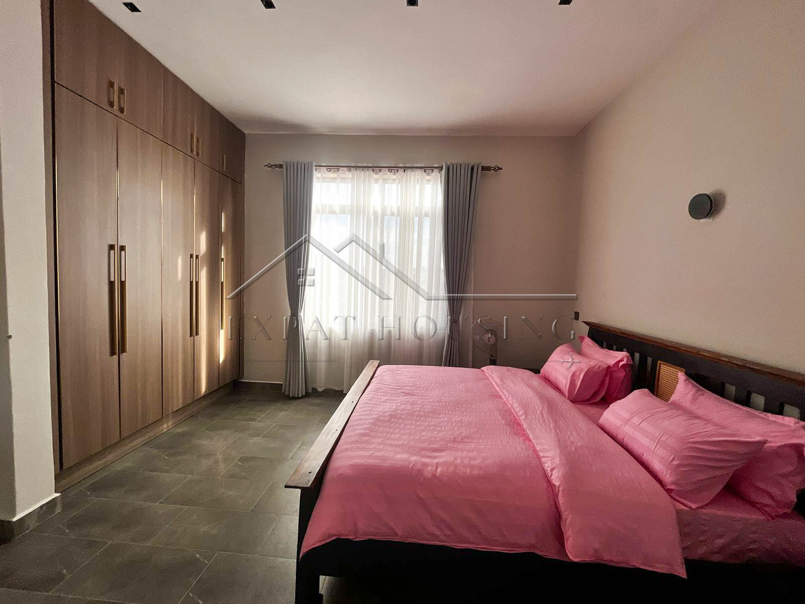 52794fe2-9b11-4002-9a81-c73b9785024b