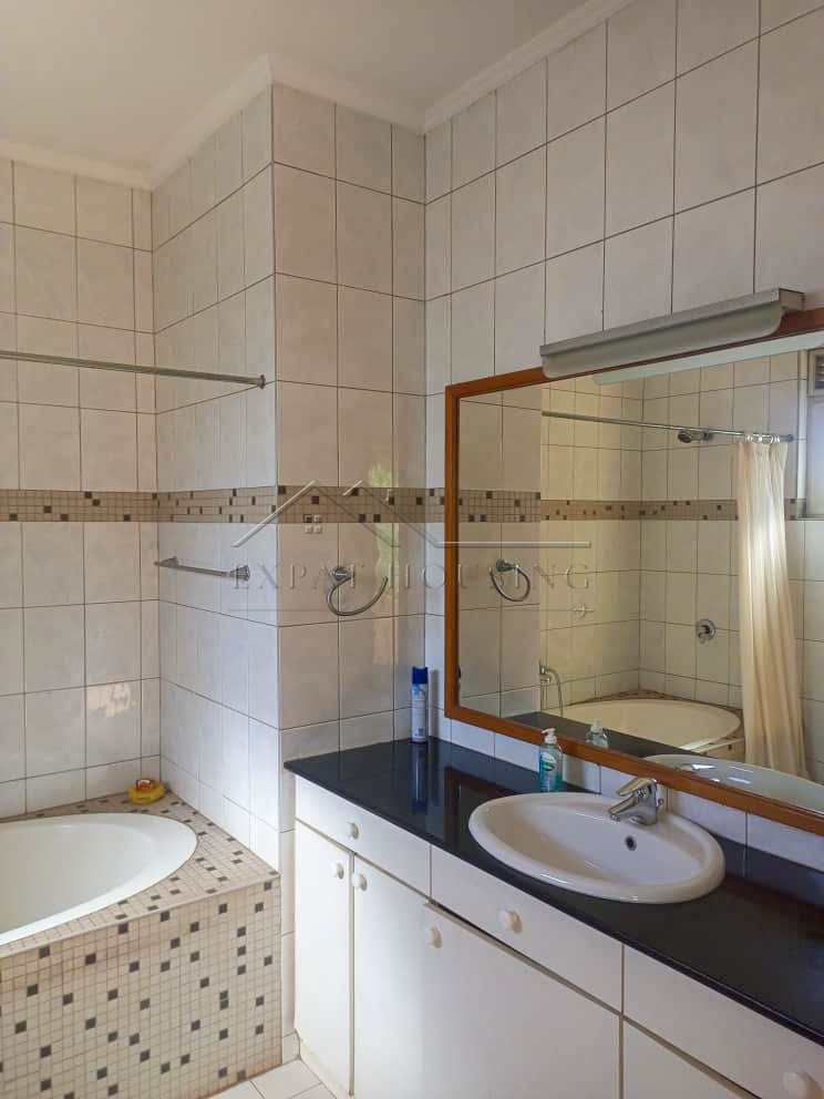 8cbc2829-8885-4567-84d1-7012a6b2a5a3