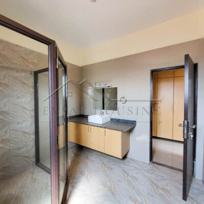 010af6a4-30e2-48c5-bc79-718c81eab635