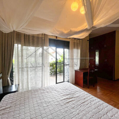 2bb9027c-8e4d-42a8-935c-dffbec254a4d