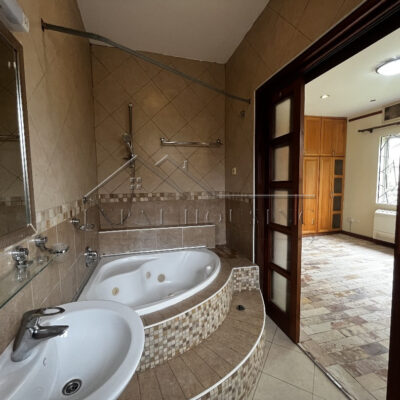 4d4016b9-6426-426e-a09b-46ebe1e417e9