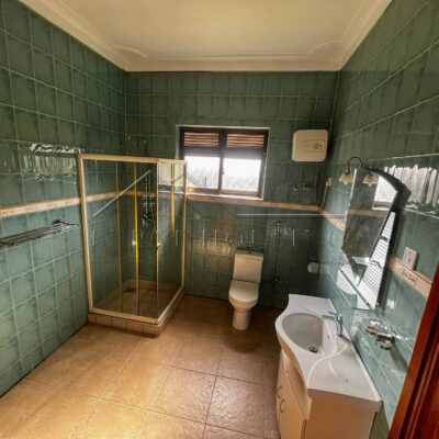 54573360-cbff-42f8-91d8-2726f1c90f5a (1)