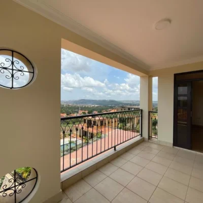 5ce4c5b0-7df5-427e-8092-f186251acf84-0