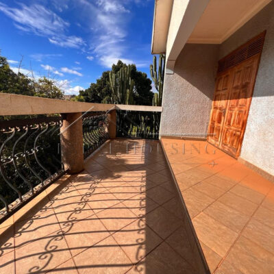 6ee68b94-1cb4-4d41-a851-530f5e6c1ef0