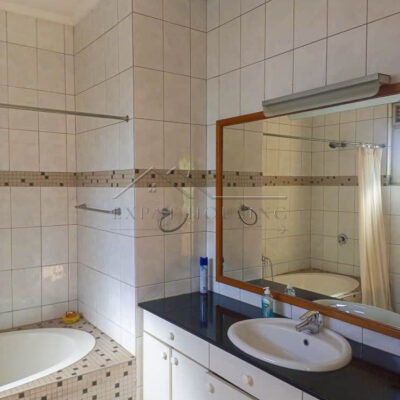 8cbc2829-8885-4567-84d1-7012a6b2a5a3